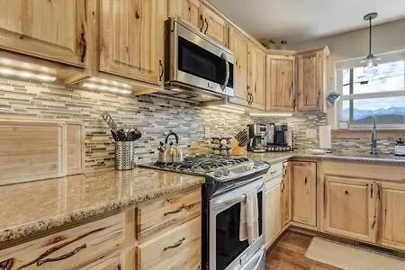 Cabin~Views~Heart Of Town~W&D~Fireplace~Kitchen Woodland Park Exterior photo