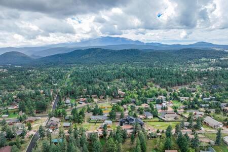 Holiday home Cabin~views~heart Of Town~w&d~fireplace~kitchen Woodland Park