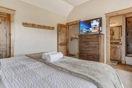Cabin~views~heart Of Town~w&d~fireplace~kitchen Holiday home *