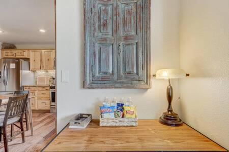 Cabin~views~heart Of Town~w&d~fireplace~kitchen *