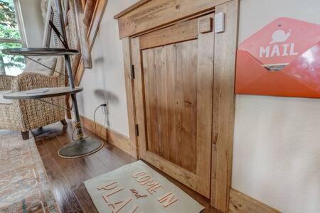Holiday home Cabin~views~heart Of Town~w&d~fireplace~kitchen Woodland Park