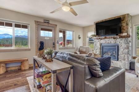 Cabin~views~heart Of Town~w&d~fireplace~kitchen Woodland Park